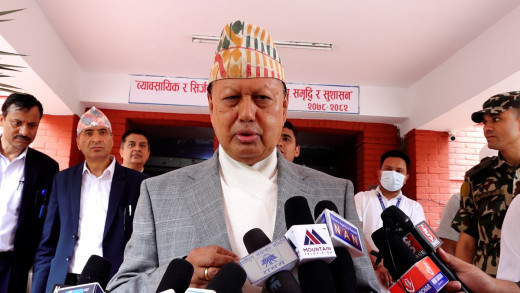 अनुगमनपछि स्वास्थ्य मन्त्रीले भने— फार्मेसी सञ्चालकले चरम लापरवाही गरेको देखियो